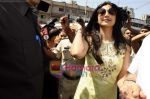 Shilpa Shetty snapped at Siddhivinayak in Dadar, Mumbai on 22nd March 2011 (4).JPG